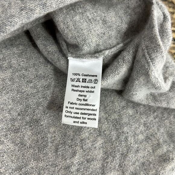 Cocoa Cashmere London V-neck Short Sleeve Pullover Sweater Size S - Picture 5 of 7